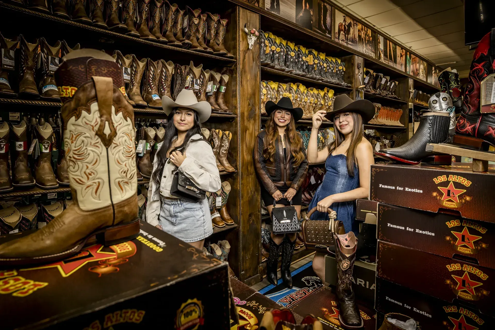 Western wear and hats inside El Alazán